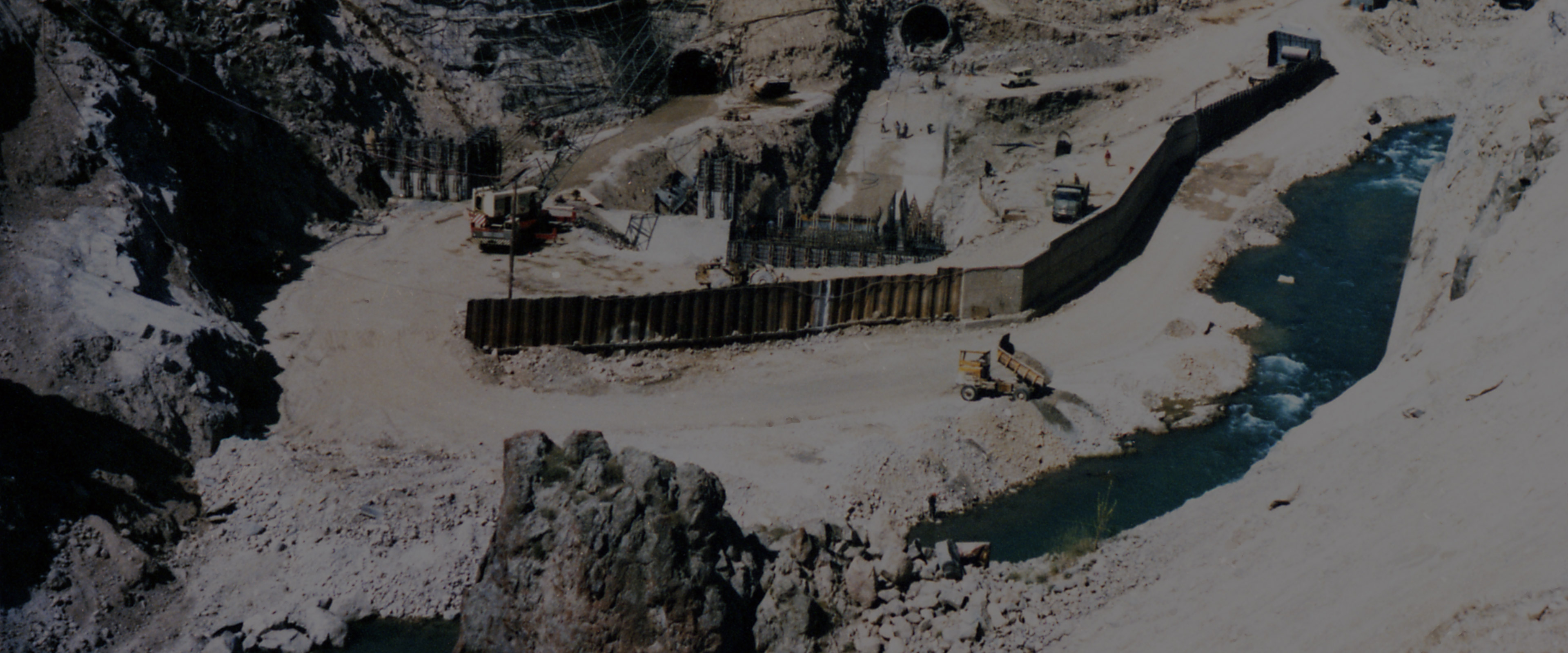DIGA SUL FIUME LAR 3840x1600