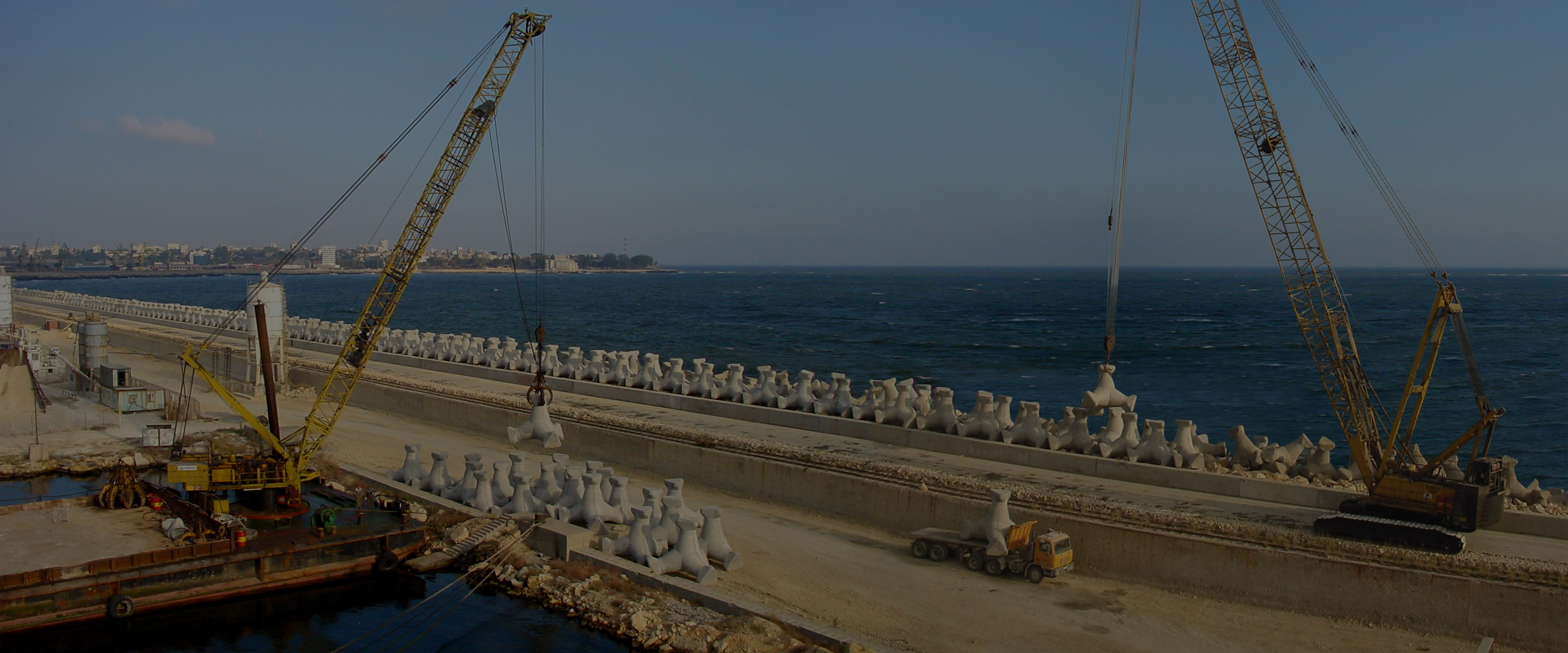 DIGHE FORANEE DEL PORTO DI COSTANTZA 3840x1600