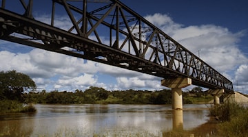 HERO LINEA FERROVIARIA TRANSCAMERUNENSE ZOOM