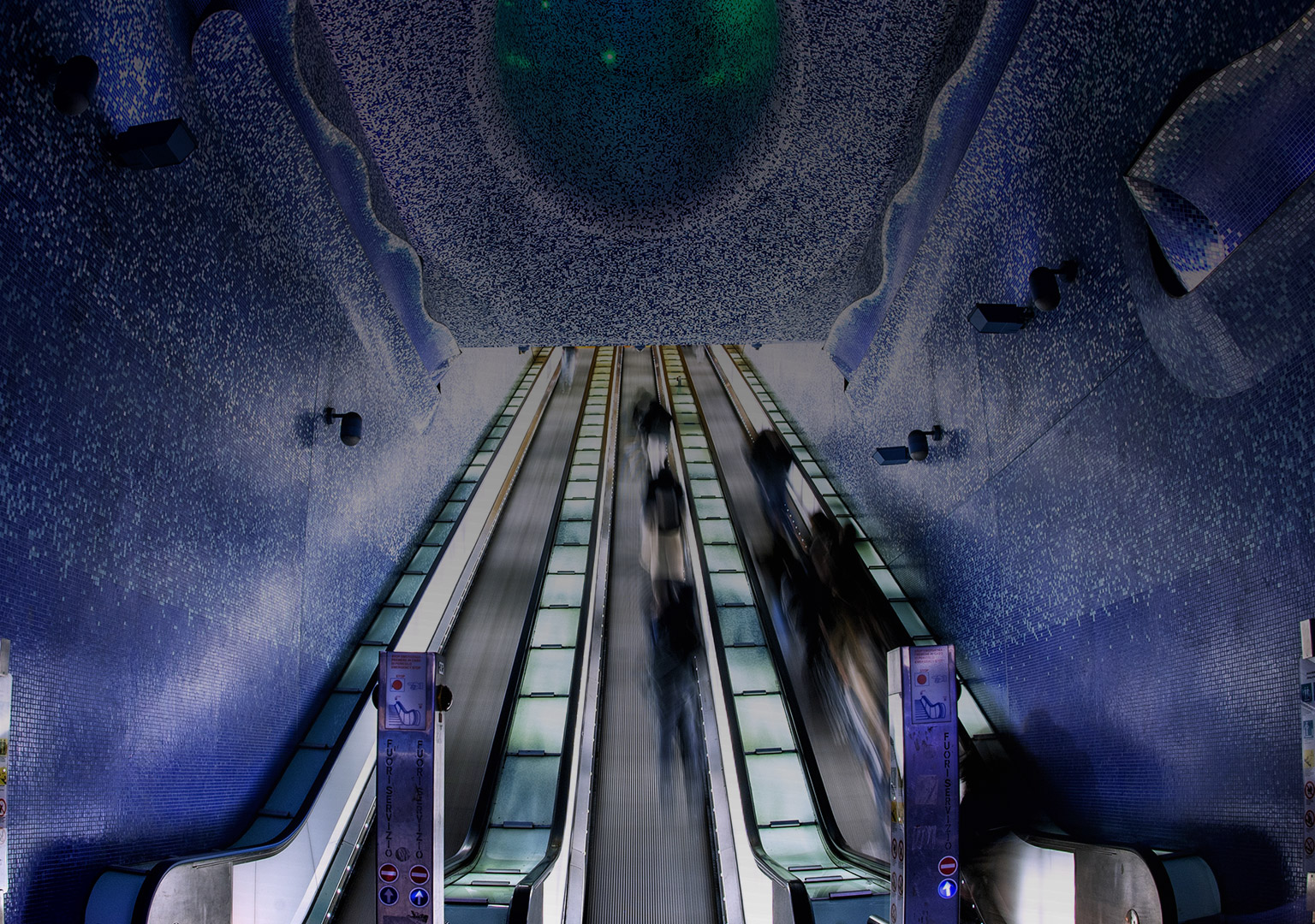 HERO METROPOLITANA DI NAPOLI    LE STAZIONI DELL'ARTE THUMB