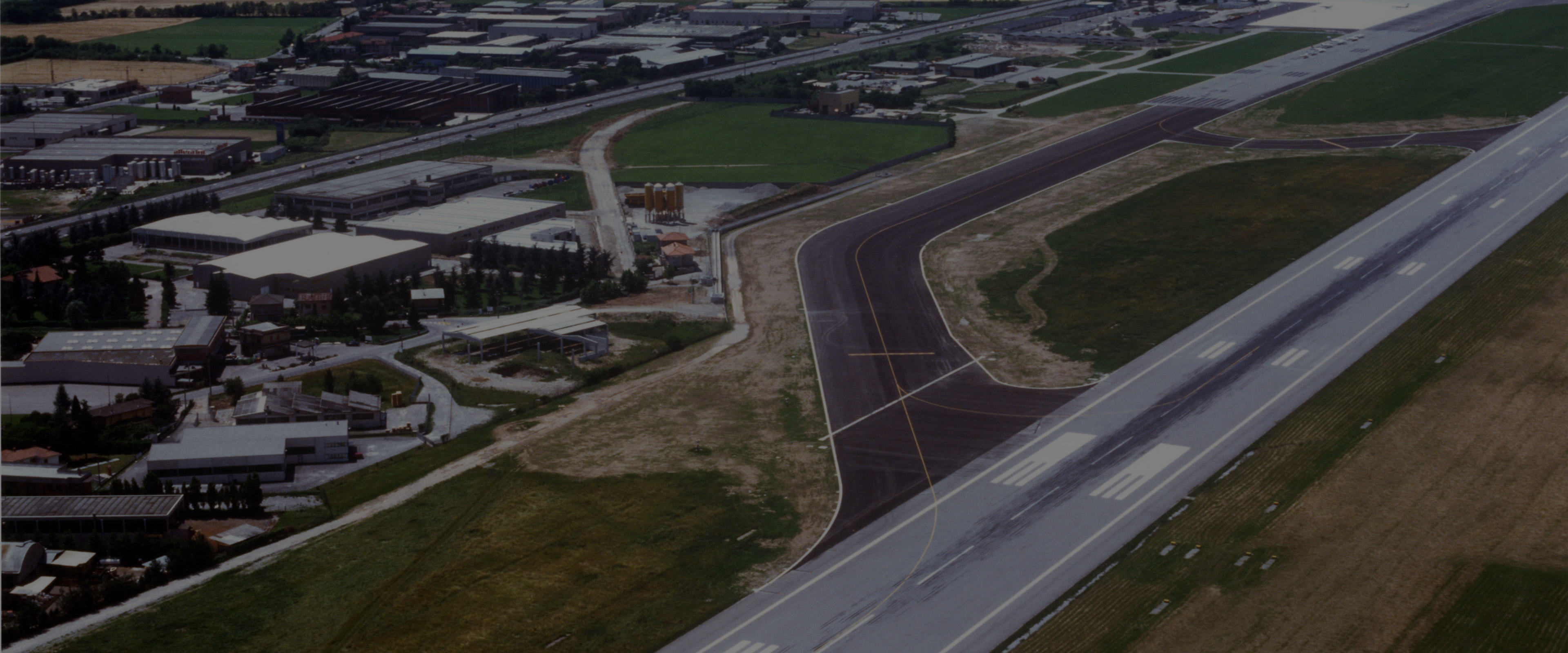 MILAN BERGAMO AIRPORT 3840x1600